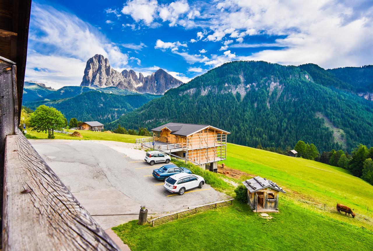Albergo Somont Ortisei Bagian luar foto