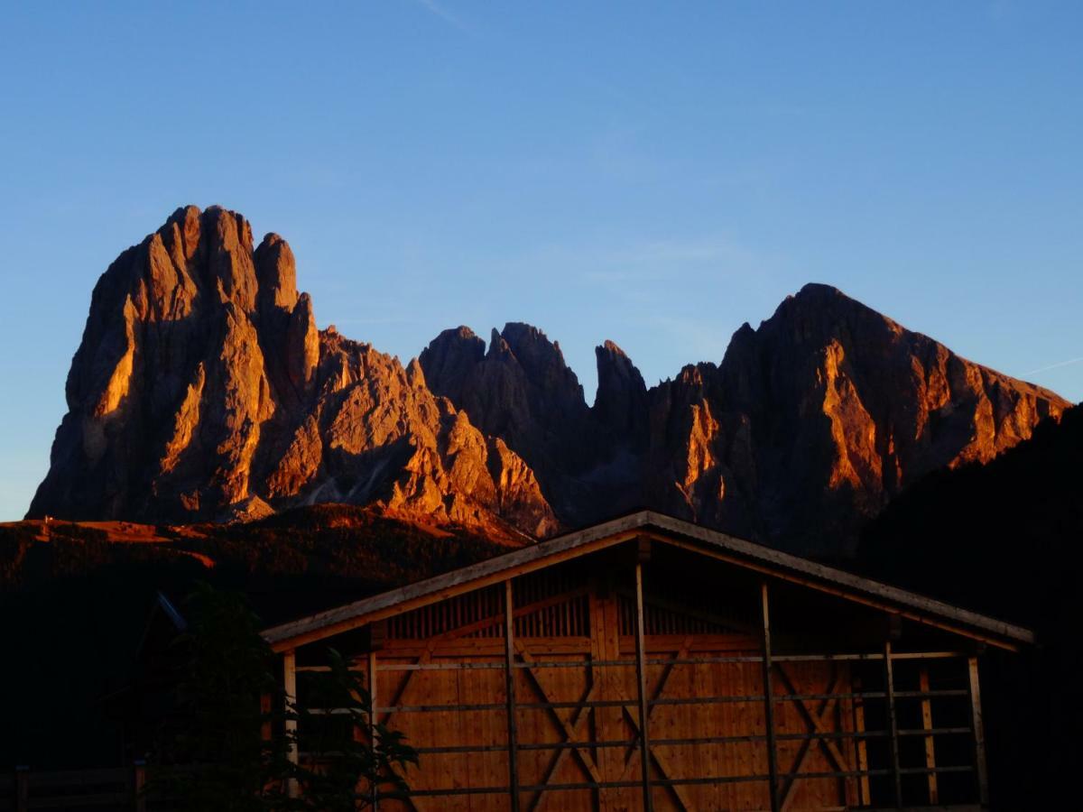 Albergo Somont Ortisei Bagian luar foto